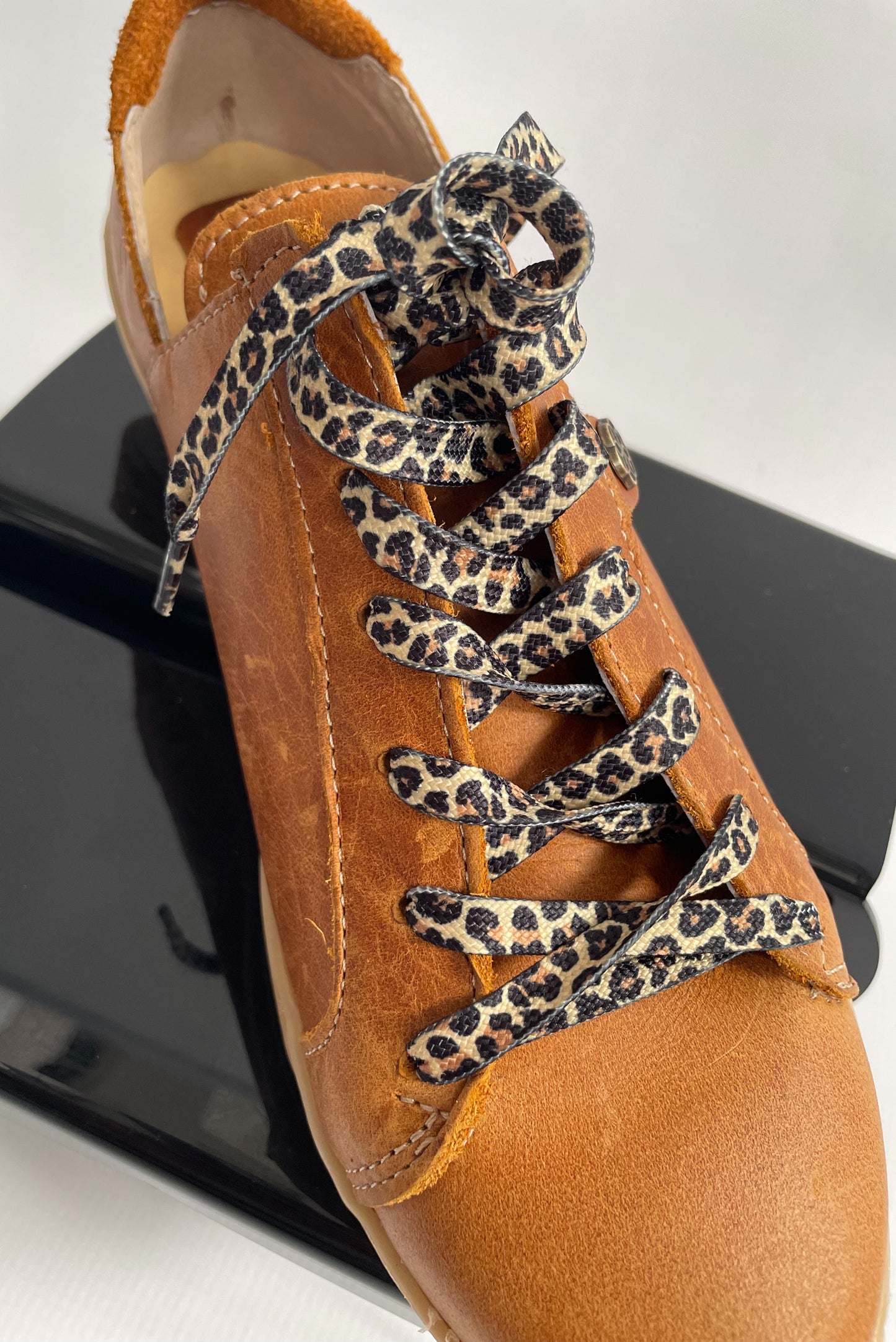 Leather Sneakers - Tan