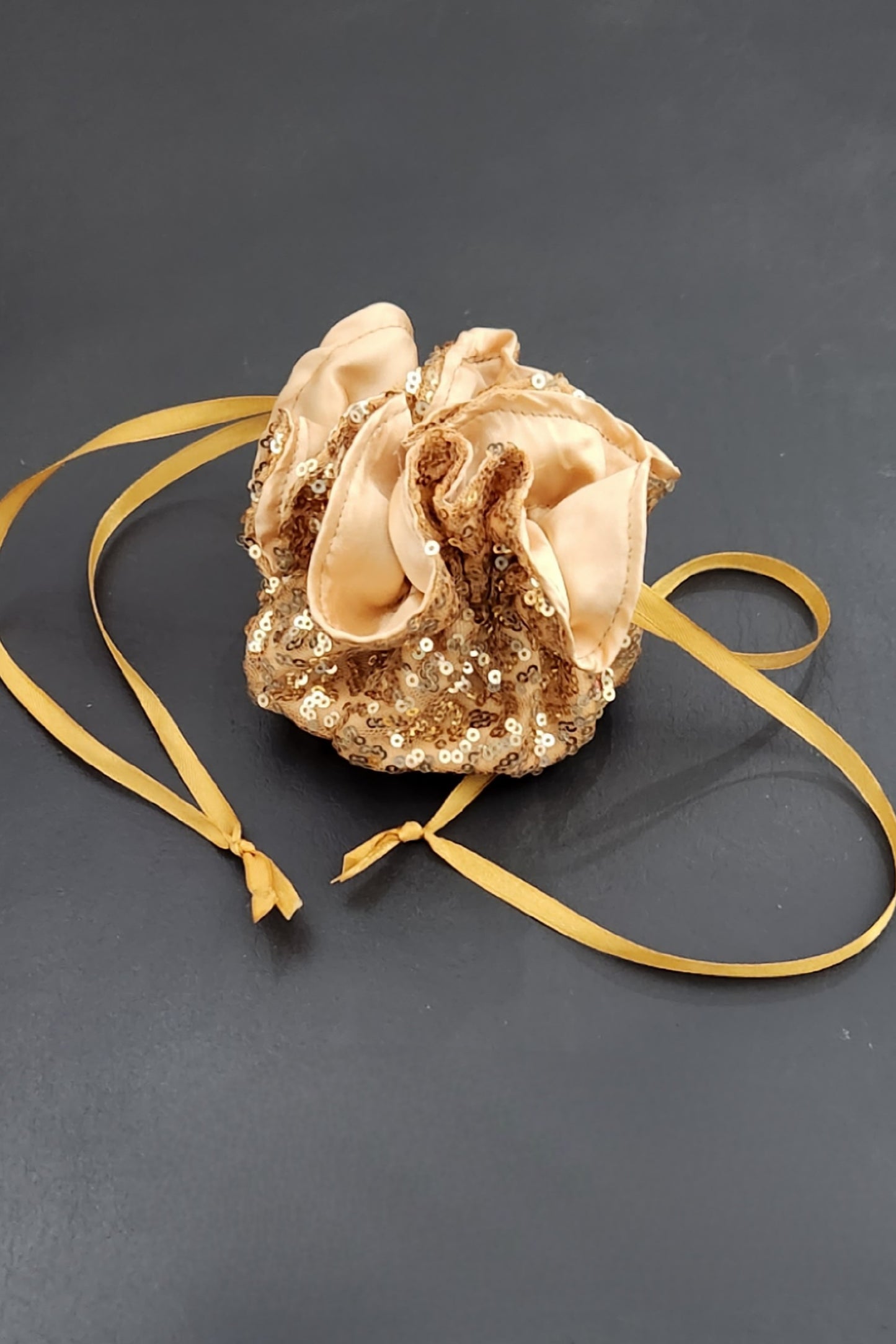 Jewellery Pouch - Gold sequin