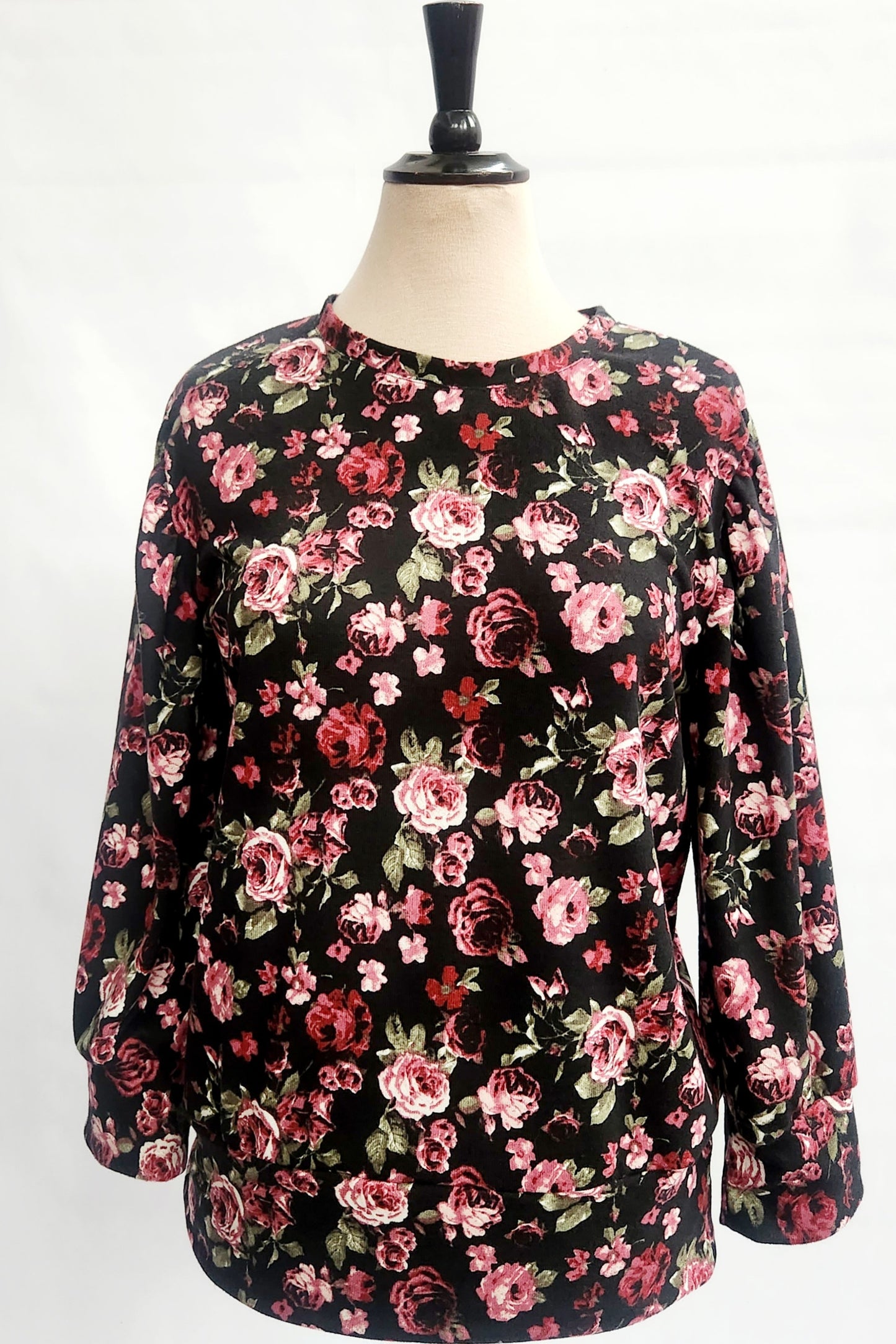 Three-quarter Sleeve Top - Black floral print