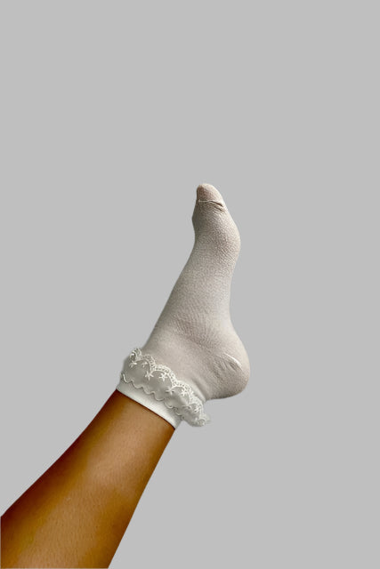 Lace Ruffle Trim Socks - White