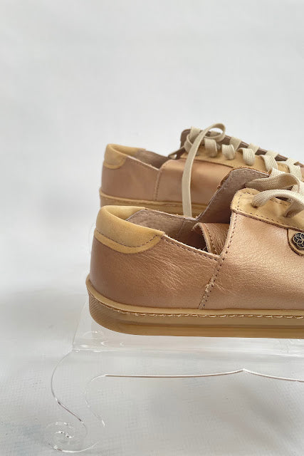 Leather Sneakers - Soft gold with nude trim